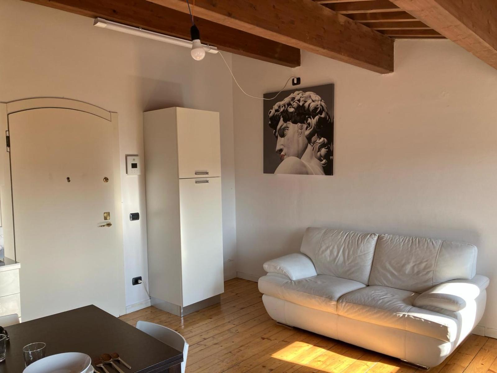 Via Fama, 7, Vista Sui Tetti Di Apartamento